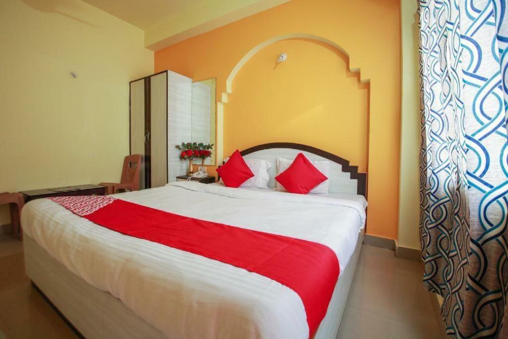 Hotel Goroomgo Shree Bhumi Puri